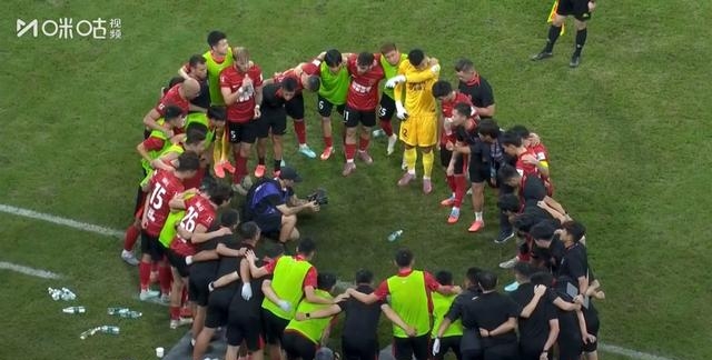 关于足球职业赛场近期对决成绩令球迷意犹未尽,高潮迭起的信息 关于足球职业赛场近期对决成绩令球迷意犹未尽,高潮迭起的信息