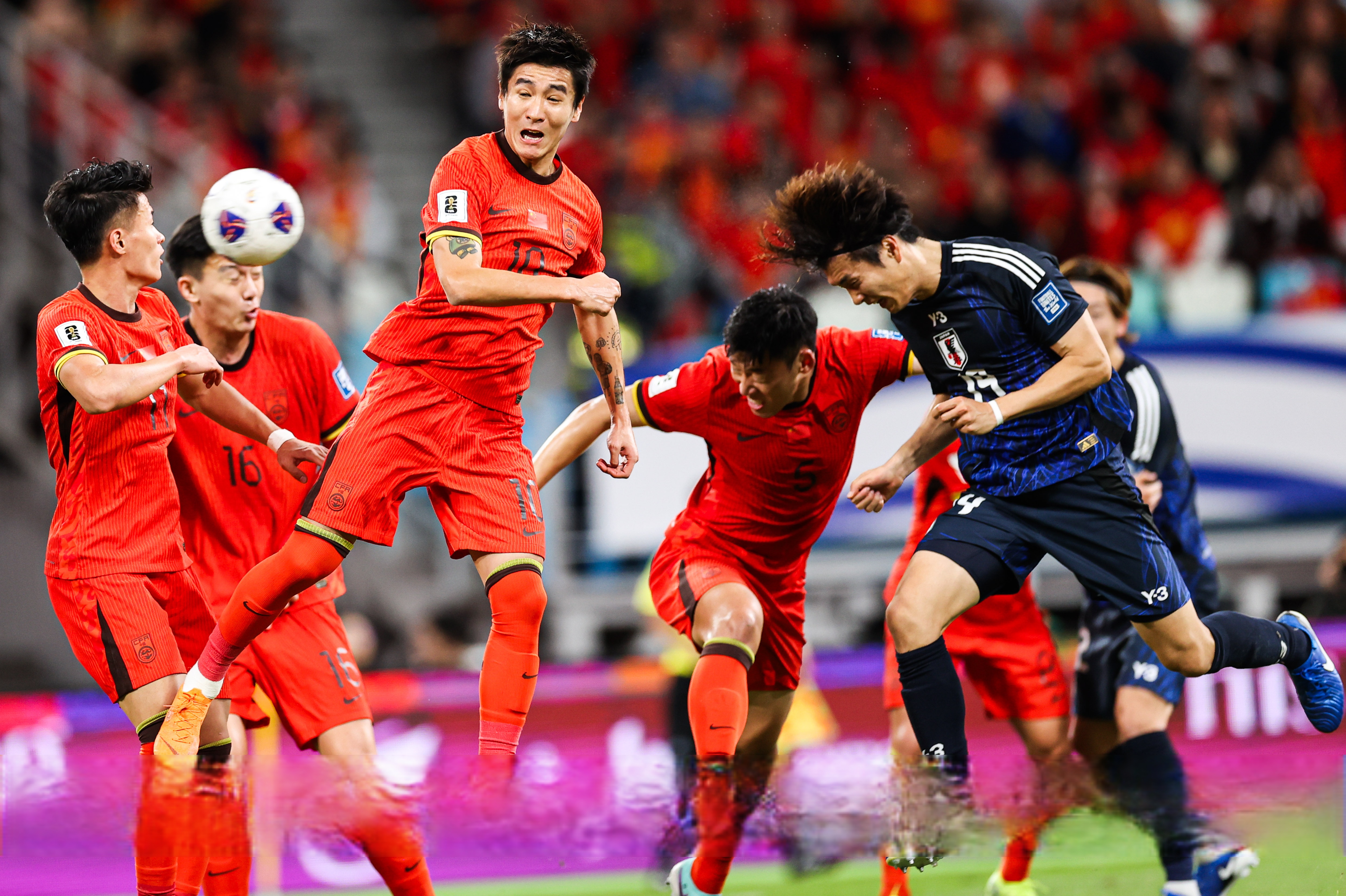 包含鹿岛鹿角逆转胜浦和红钻，晋级亚洲足坛巅峰的词条